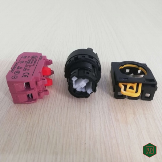 CÔNG TẮC XOAY 3 VỊ TRÍ TỰ GIỮ 2NC AC/DC PHI 22